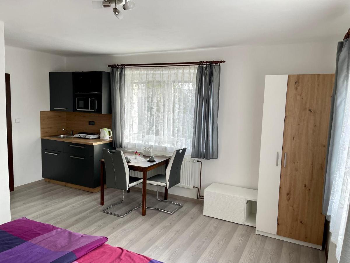 Jenisovice  Apartmany Marjanka מראה חיצוני תמונה